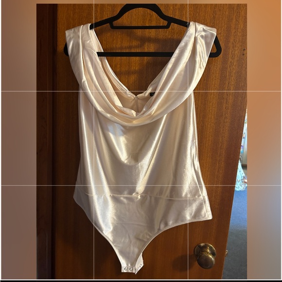 Express Crème Satin Body Suit - off the shoulder elegant - Picture 5 of 5